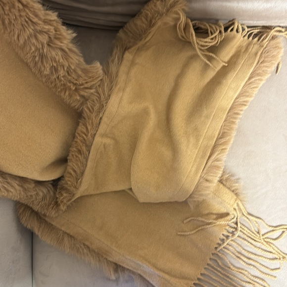 Faux Fur ,85% Wool & 5%Cashmere Blend Scarf-Adrienne Landau -Light weight-Camel - Picture 10 of 12